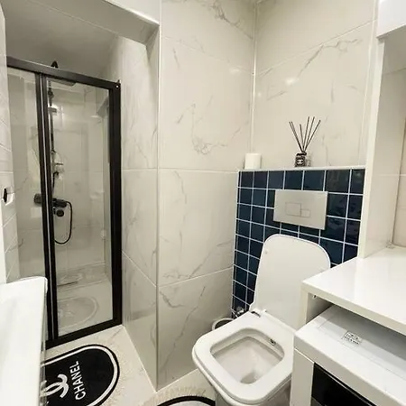 شقة Luxury Furnished Garden Floor اسطنبول
