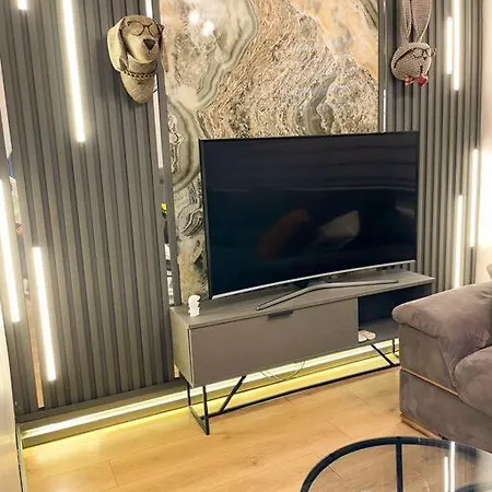 Apartamento Luxury Furnished Garden Floor *